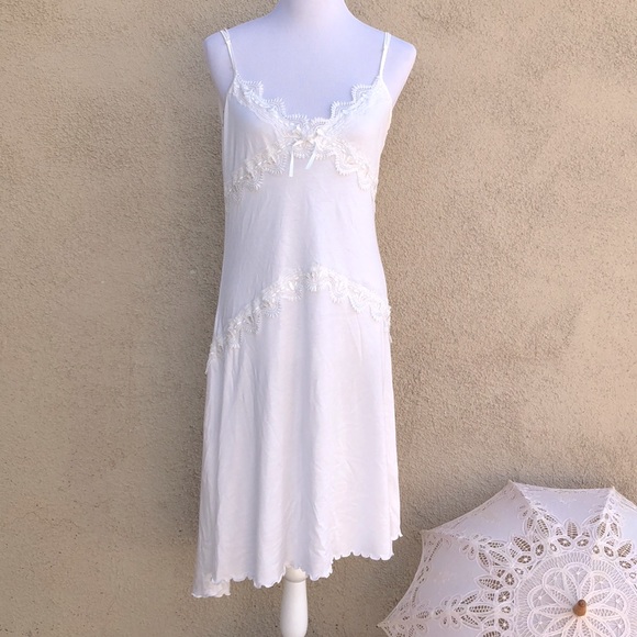 ARTIS VINTAGE DRESS - Picture 2 of 6